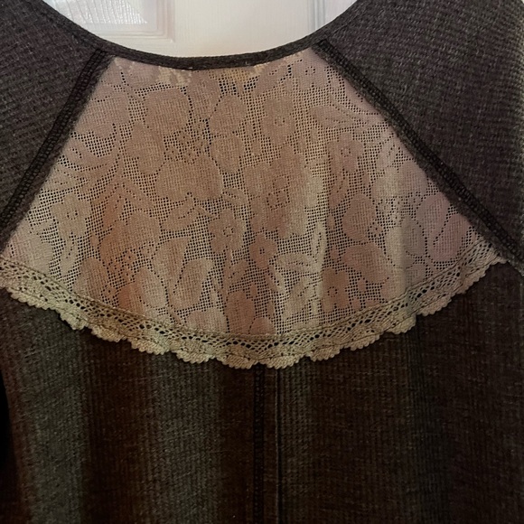 POL-Women’s LS NWT Charcoal and Light Gray Lace Top Size S - Picture 7 of 10